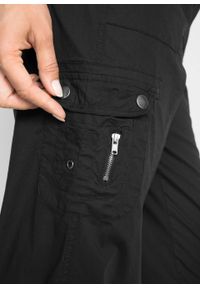 Spodnie "bojówki" 3/4 z wygodnym paskiem bonprix czarny. Kolor: czarny #3