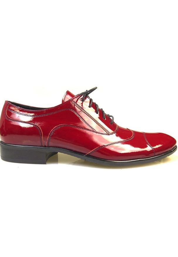 Czerwone lakierkowane obuwie męskie Faber - Austerity T19. Kolor: czerwony. Materiał: skóra. Styl: klasyczny, wizytowy
