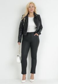 Born2be - Czarne Spodnie Skinny Push Up Zami. Kolekcja: plus size. Kolor: czarny