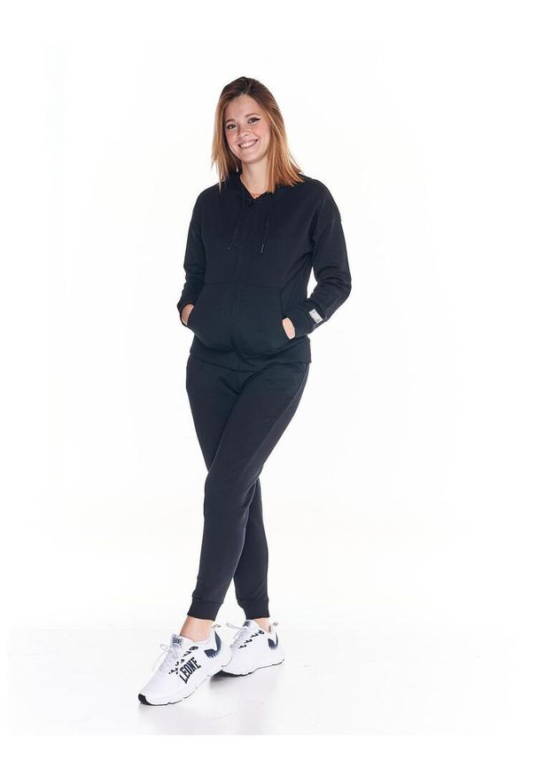 LEONE 1947 APPAREL - Podstawowy damski dres „Welcome Back” z kapturem i zamkiem błyskawicznym.. Kolor: czarny. Materiał: dresówka. Sport: fitness