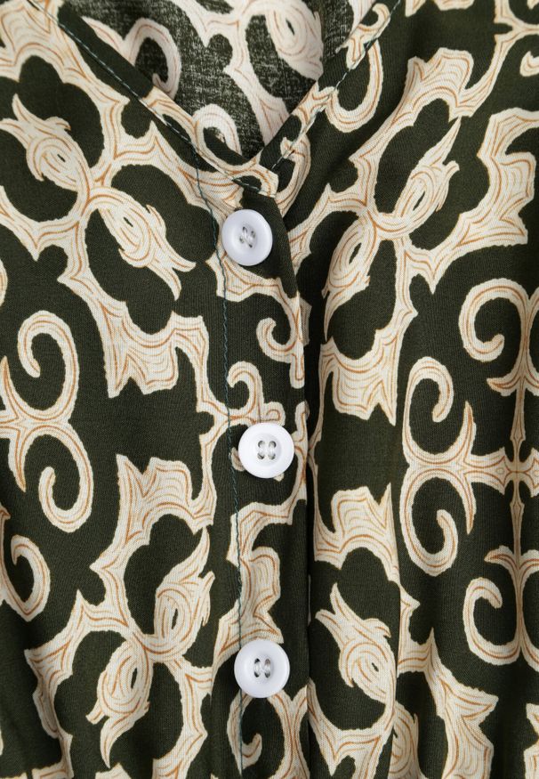 Born2be - Ciemnozielona Bawełniana Sukienka z Dekoltem w Serek Zapinana na Guziki z Gumką w Pasie Kelea. Okazja: na co dzień. Typ kołnierza: dekolt w serek. Kolor: zielony. Materiał: bawełna. Typ sukienki: proste. Styl: wizytowy, casual, klasyczny, elegancki