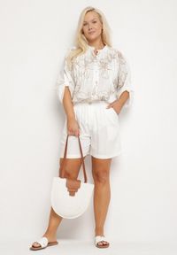Born2be - Białe Casualowe Szorty z Lnem z Gumką w Talii Filowena. Okazja: na co dzień. Kolekcja: plus size. Kolor: biały. Materiał: len. Styl: casual #6