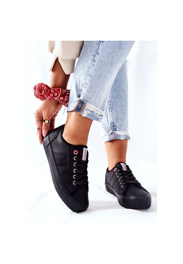 Damskie Trampki Cross Jeans II2R4003C Czarne. Kolor: czarny. Materiał: materiał, skóra. Styl: klasyczny