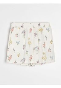 Sinsay - Muślinowe szorty z kieszeniami w kwiaty - wielobarwny. Wzór: kwiaty #1