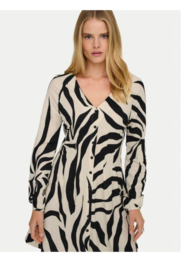 only - ONLY Sukienka codzienna Sakura 15366872 Czarny Slim Fit. Okazja: na co dzień. Kolor: czarny. Materiał: syntetyk. Typ sukienki: proste. Styl: casual