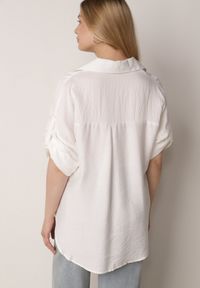 Born2be - Biała Nietoperzowa Koszula z Wiskozy z Haftem i Podpinanymi Rękawami Jilyla. Okazja: do pracy, na co dzień. Kolor: biały. Materiał: wiskoza. Długość: długie. Wzór: haft. Styl: elegancki, casual #4