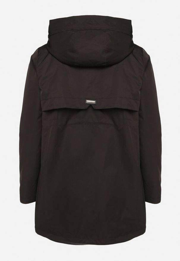 Born2be - Czarna Kurtka Parka z Kapturem i Kieszeniami Eradilla. Okazja: na spacer, na co dzień. Typ kołnierza: kaptur. Kolekcja: plus size. Kolor: czarny. Długość rękawa: długi rękaw. Długość: długie. Wzór: aplikacja. Styl: klasyczny, elegancki, casual