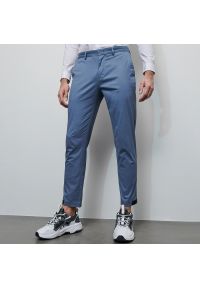 Reserved - Bawełniane spodnie chino - Niebieski. Kolor: niebieski. Materiał: bawełna #1