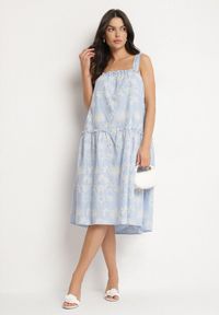 Born2be - Niebieska Bawełniana Sukienka w Kwiaty Ozdobiona Marszczeniem Lilinoa. Okazja: na co dzień, na spacer. Kolor: niebieski. Materiał: bawełna. Długość rękawa: na ramiączkach. Wzór: aplikacja, kwiaty. Sezon: lato. Typ sukienki: proste. Styl: casual, elegancki #3