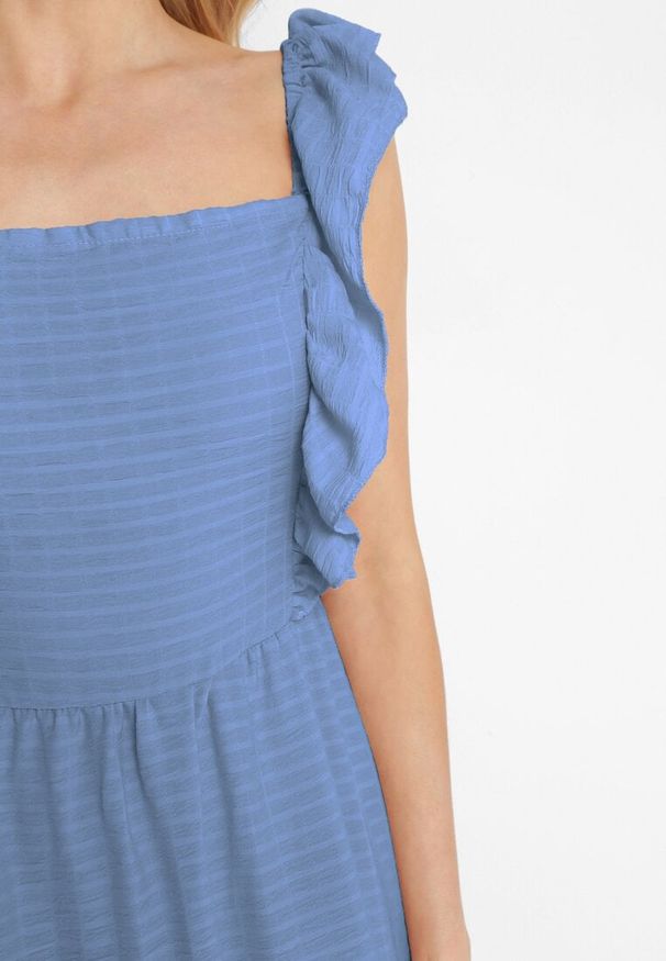 Born2be - Niebieska Sukienka na Ramiączkach z Falbankami i Gumką w Talii z Wiązaniem na Plecach Tiolla. Typ kołnierza: kołnierz z falbankami. Kolor: niebieski. Długość rękawa: na ramiączkach. Styl: klasyczny, elegancki, wizytowy