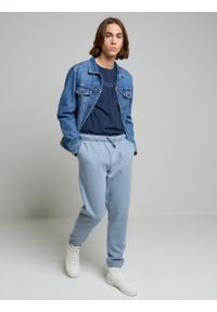Big-Star - Spodnie dresowe męskie z bawełny organicznej niebieskie William 400. Kolor: niebieski. Materiał: dresówka, bawełna. Wzór: aplikacja, nadruk