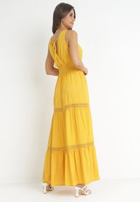 Born2be - Żółta Sukienka Rhenemisa. Kolor: żółty. Materiał: koronka. Długość rękawa: na ramiączkach. Typ sukienki: kopertowe. Długość: maxi