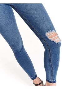 TOP SECRET - Spodnie jeansowe skinny. Okazja: na co dzień. Kolor: niebieski. Materiał: jeans. Sezon: zima, jesień. Styl: casual, elegancki #8
