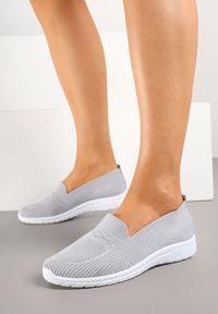 Born2be - Szare Wsuwane Tenisówki Mokasyny Venni. Okazja: na co dzień, na spacer. Zapięcie: bez zapięcia. Kolor: szary. Materiał: jeans. Wzór: aplikacja. Styl: elegancki, casual