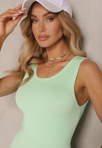 Renee - Jasnozielony Basicowy Top z Bawełny Nusithiela. Okazja: na co dzień. Kolor: zielony. Materiał: bawełna. Wzór: aplikacja, gładki. Styl: klasyczny, casual #3