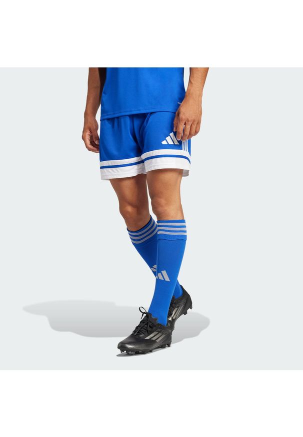 Adidas - Szorty Squadra 25. Kolor: biały, wielokolorowy, niebieski. Materiał: materiał