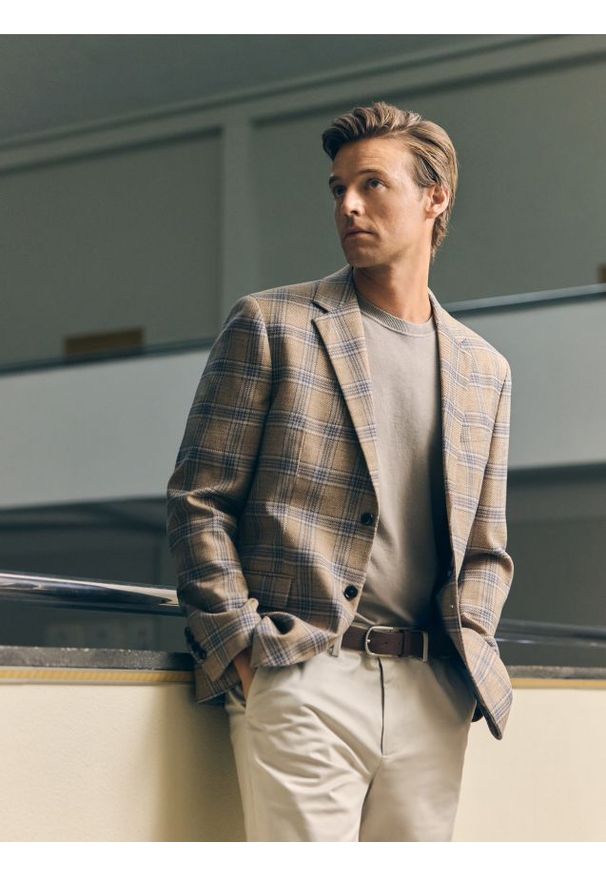 Reserved - Marynarka slim fit w kratę - beżowy. Kolor: beżowy. Materiał: tkanina, wiskoza
