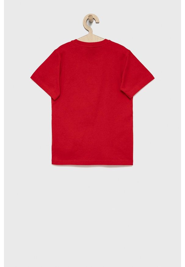 Champion T-shirt bawełniany dziecięcy kolor czerwony z aplikacją. Okazja: na co dzień. Kolor: czerwony. Materiał: bawełna. Wzór: aplikacja. Styl: casual