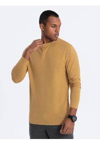 Ombre Clothing - Męski longsleeve BASIC z okrągłym dekoltem - musztardowy V10 OM-LSBL-0106 - XXL. Kolor: żółty. Materiał: bawełna, materiał. Długość rękawa: długi rękaw. Wzór: gładki, jednolity. Styl: klasyczny #3