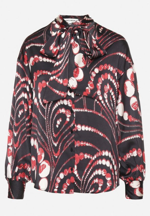 Born2be - Czarna Koszula Ozdobiona Wiązaniem w Geometryczny Wzór Tinnithra. Okazja: na co dzień, na spotkanie biznesowe. Kolor: czarny. Materiał: jeans. Wzór: geometria, aplikacja. Styl: biznesowy, casual