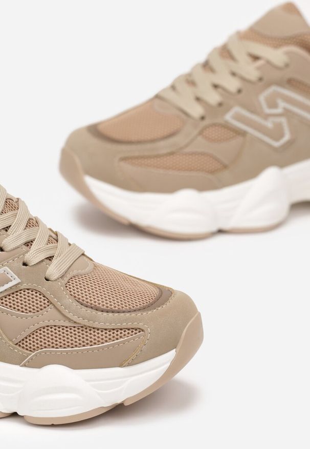 Born2be - Ciemnobeżowe Sneakersy na Grubej Podeszwie Scottie. Kolor: beżowy