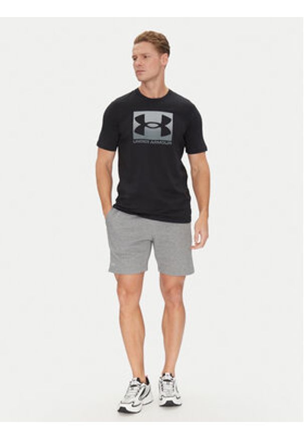 Under Armour T-Shirt Boxed Sports 1386793 Czarny Loose Fit. Kolor: czarny. Materiał: bawełna, syntetyk