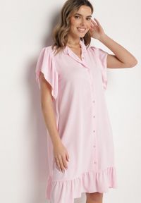 Born2be - Różowa Sukienka Koszulowa z Guzikami i Falbankami Tenalena. Okazja: na co dzień. Typ kołnierza: kołnierz z falbankami. Kolor: różowy. Typ sukienki: koszulowe. Styl: casual, elegancki, sportowy #1