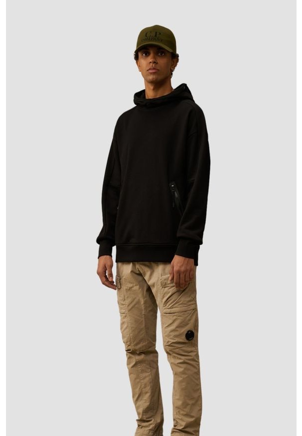 C.P. Company - C.P. COMPANY Czarna męska bluza z kapturem Sweat Hooded. Okazja: na co dzień. Typ kołnierza: kaptur. Kolor: czarny. Materiał: bawełna. Wzór: bez wzorów. Styl: casual