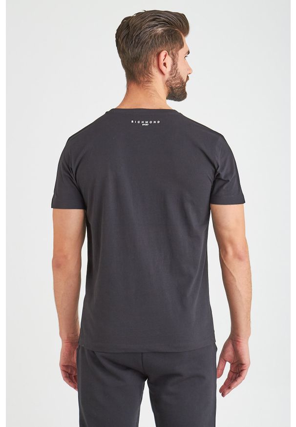 T-SHIRT John Richmond Sport. Styl: sportowy