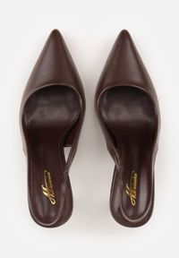 Renee - Brązowe Sandały na Szpilce ze Szpiczastym Noskiem i Otwartą Piętą Ninella. Okazja: na co dzień. Nosek buta: otwarty. Kolor: brązowy. Materiał: jeans. Wzór: aplikacja. Obcas: na szpilce. Styl: casual, klasyczny, elegancki. Wysokość obcasa: średni #3