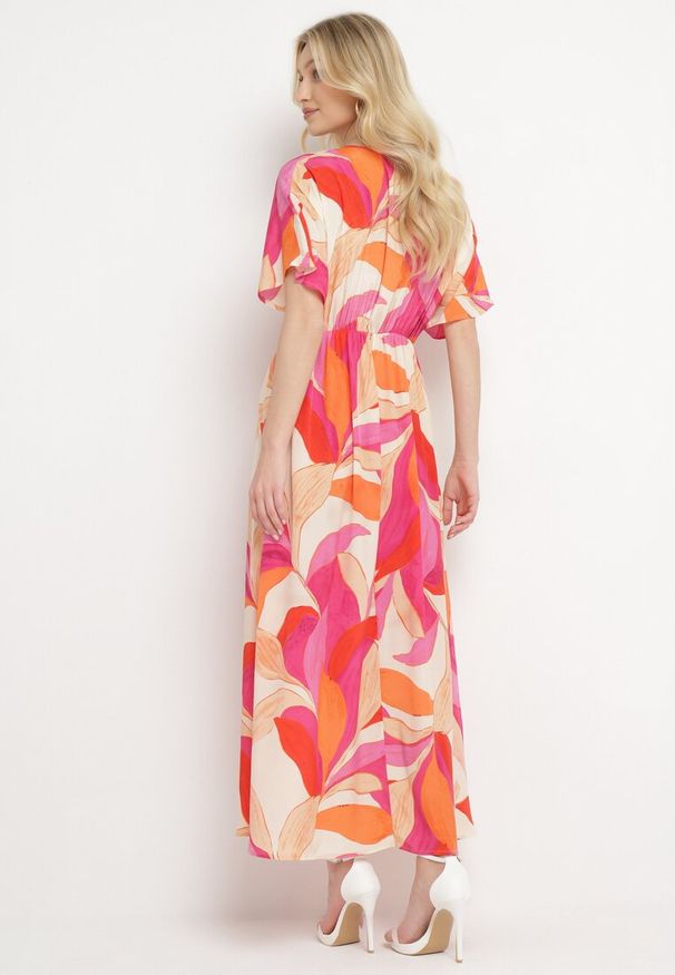 Born2be - Różowo-Beżowa Sukienka o Rozkloszowanym Dole z Szerokimi Krótkimi Rękawami Iomas. Okazja: na co dzień, na imprezę. Typ kołnierza: dekolt w serek. Kolor: różowy. Długość rękawa: krótki rękaw. Sezon: lato. Styl: casual