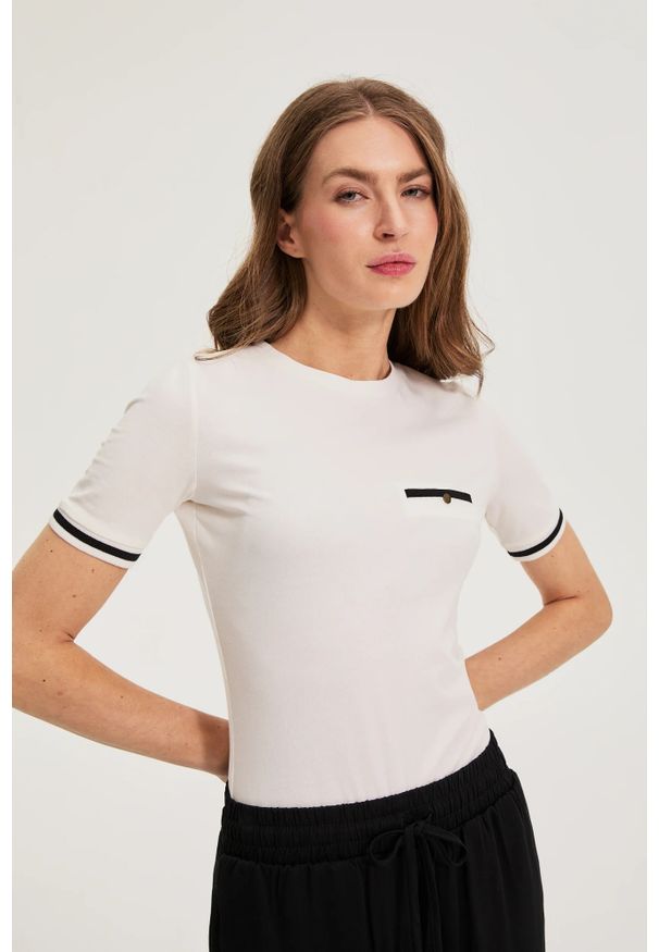 MOODO - T-shirt z bawełny biały. Kolor: biały. Materiał: bawełna