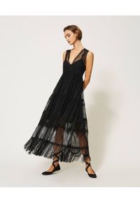 TwinSet - Tiulowa sukienka maxi z koronką i frędzlami Twinset. Kolor: czarny. Materiał: tiul, koronka. Długość rękawa: na ramiączkach. Wzór: koronka. Typ sukienki: proste. Długość: maxi #1