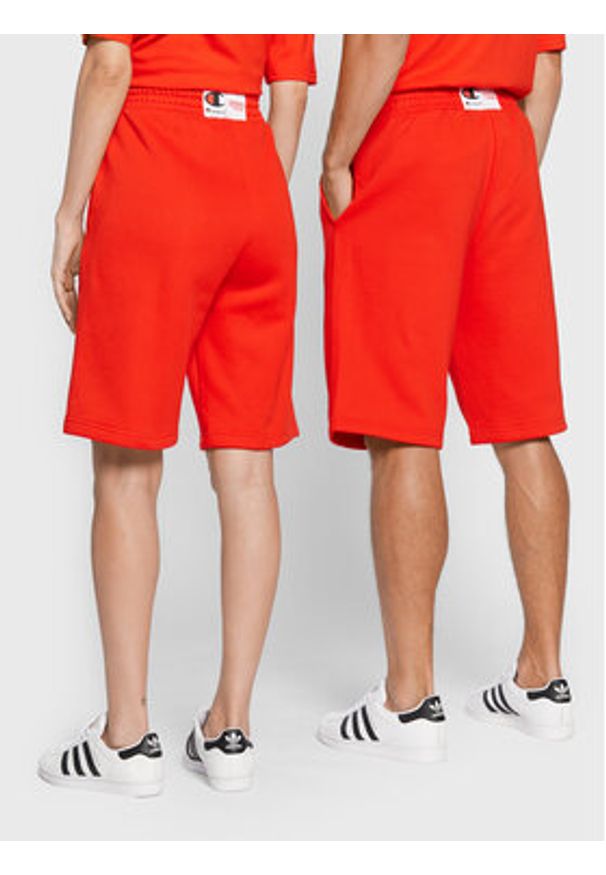 Champion Szorty sportowe Unisex STRANGER THINGS 217782 Czerwony Regular Fit. Kolor: czerwony. Materiał: bawełna, syntetyk. Styl: sportowy