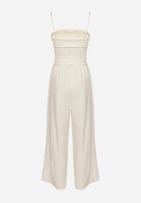 Born2be - Jasnobeżowy Kombinezon Ozdobiony Paskiem z Szerokimi Nogawkami Deolise. Kolor: beżowy. Długość rękawa: na ramiączkach. Wzór: aplikacja. Styl: elegancki #4