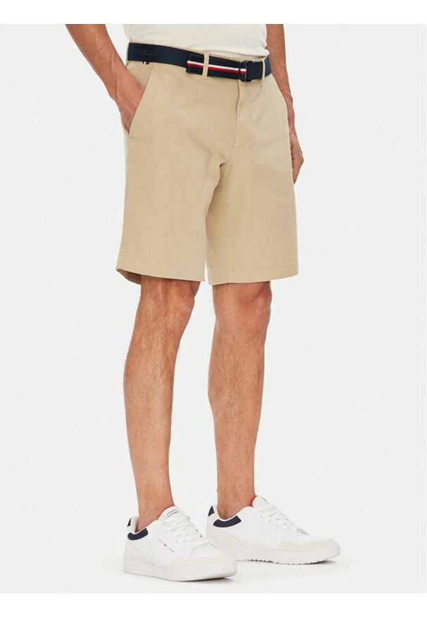 TOMMY HILFIGER - Tommy Hilfiger Szorty materiałowe Brooklyn MW0MW39706 Beżowy Regular Fit. Kolor: beżowy. Materiał: bawełna