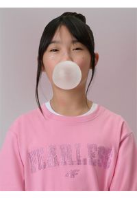 4f - 4F T-shirt loose z nadrukiem dziewczęcy - różowy 146/152 (10-12 lat). Okazja: na co dzień. Kolor: różowy. Materiał: bawełna, dzianina. Wzór: nadruk. Sezon: lato. Styl: casual #1