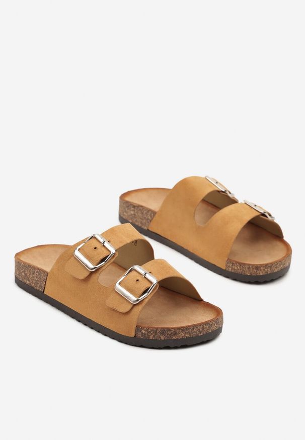 Born2be - Brązowe Klapki na Grubej Korkowej Podeszwie z Dwoma Paskami Ivelimi. Okazja: na co dzień. Kolor: brązowy. Materiał: skóra. Styl: elegancki, casual