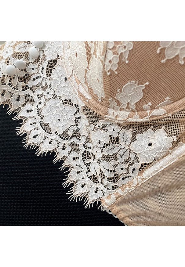 Intica - Braletka koronkowa usztywniana na co dzień Eudoxia. Kolor: czarny. Materiał: koronka. Wzór: koronka