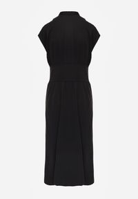 Born2be - Czarna Sukienka Koszulowa z Modelującym Przeszyciem ze Sprzączkami w Talii Puresa. Okazja: do pracy, na co dzień, na spotkanie biznesowe. Kolor: czarny. Typ sukienki: koszulowe. Styl: biznesowy, casual #4