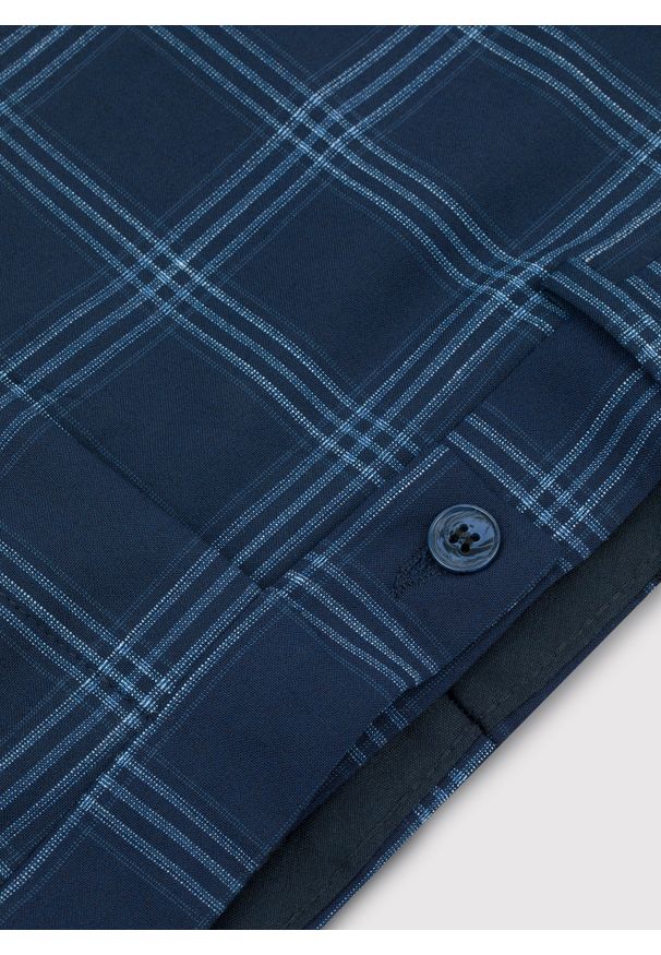 Pako Lorente - PAKO LORENTE – Granatowe spodnie garniturowe w niebieską kratę. Kolor: niebieski. Materiał: poliester, elastan, wiskoza