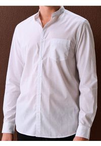 Sinsay - Koszula z długim rękawem w kropki - biały. Kolor: biały. Długość rękawa: długi rękaw. Długość: długie. Wzór: kropki