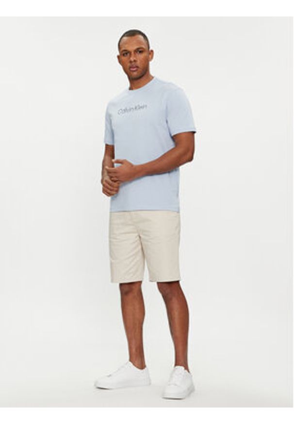 Calvin Klein T-Shirt Degrade Logo K10K112501 Błękitny Regular Fit. Kolor: niebieski. Materiał: bawełna
