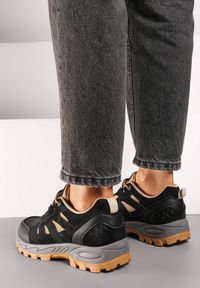 Born2be - Czarne Sznurowane Płaskie Buty Sportowe Sneakersy z Geometrycznymi Wstawkami Betita. Okazja: na co dzień. Zapięcie: sznurówki. Kolor: czarny. Materiał: jeans, bawełna. Wzór: geometria #5