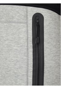 Nike Spodnie dresowe FB8002 Szary Slim Fit. Kolor: szary. Materiał: syntetyk #2