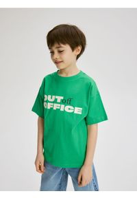 Reserved - T-shirt z nadrukiem - zielony. Kolor: zielony. Materiał: bawełna, dzianina. Wzór: nadruk