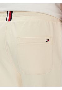 TOMMY HILFIGER - Tommy Hilfiger Spodnie dresowe Basic Branded MW0MW08388 Beżowy Regular Fit. Kolor: beżowy. Materiał: bawełna #5