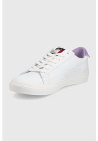 Tommy Jeans buty skórzane kolor biały. Nosek buta: okrągły. Zapięcie: sznurówki. Kolor: biały. Materiał: skóra