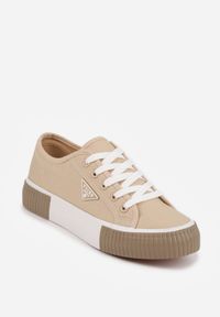 Born2be - Beżowe Trampki VICES na Grubej Podeszwie z Tłoczeniami z Trójkątną Aplikacją Bolirea. Nosek buta: okrągły. Zapięcie: sznurówki. Kolor: beżowy. Materiał: materiał. Wzór: aplikacja. Obcas: na obcasie. Wysokość obcasa: niski #2