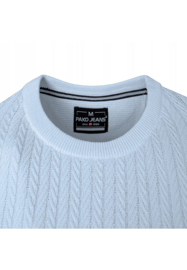 Lekki (Przejściowy) Sweter Męski z Bawełnianej Dzianiny - Pako Jeans - Błękitny. Okazja: na spotkanie biznesowe, do pracy. Kolor: niebieski. Materiał: bawełna. Styl: biznesowy, klasyczny